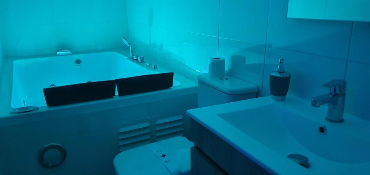 #2# Apartamento Jacuzzi Xl Sevilla Centro Exterior photo